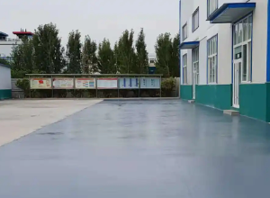 贺州彩色路面喷涂翻新的材料对冬季